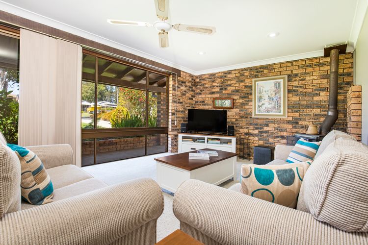 Enchante` – Pet Friendly – Absolute Waterfront – Fireplace