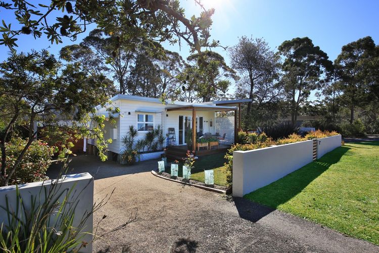 Jervis Bay Beach Shack – Pet Friendly – 1 Min Walk to Beach
