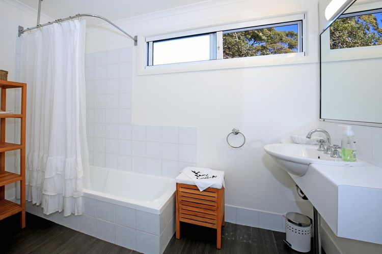 Jervis Bay Beach Shack – Pet Friendly – 1 Min Walk to Beach