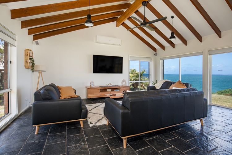 Surfside – Waterfront with Stunning Views