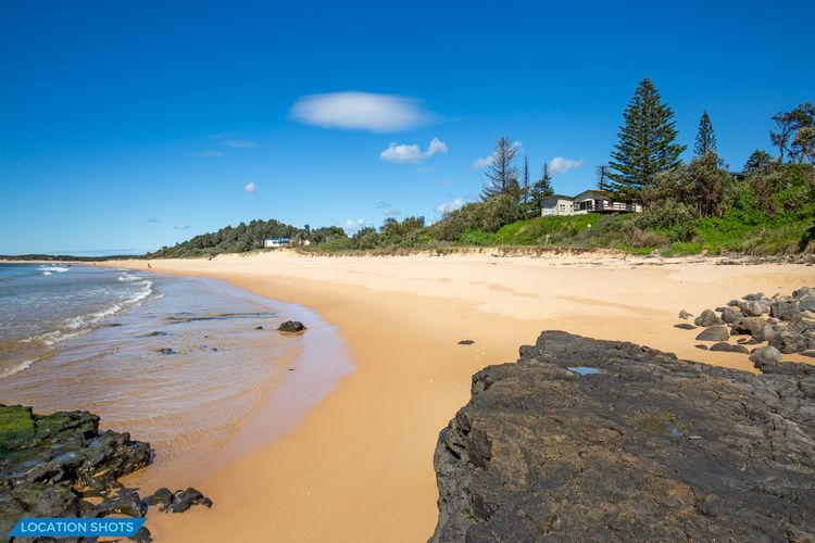 Easy access to an amazing surf beach for surfing, Amazing beach only a few minutes walk away
