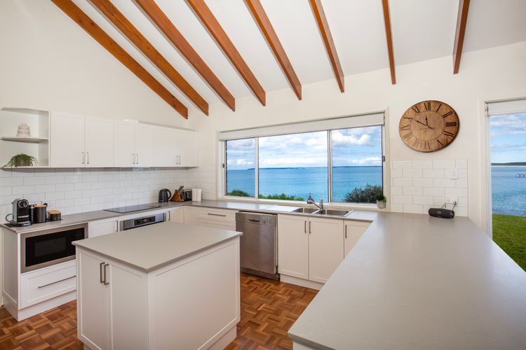 Surfside – Waterfront with Stunning Views