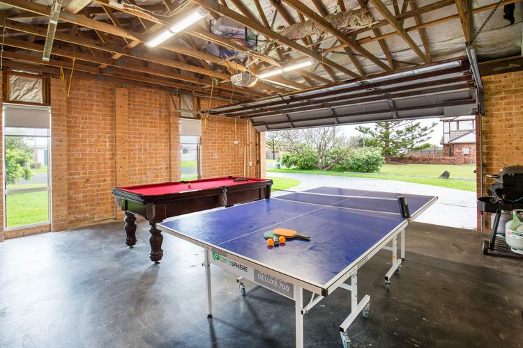 Surfside – Waterfront with Stunning Views