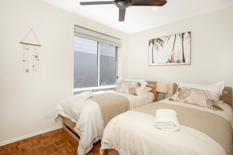 Surfside – Waterfront with Stunning Views