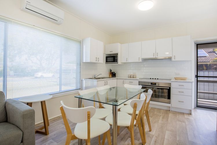 Idle Hours – Pet Friendly – 5 Mins Walk to Beach