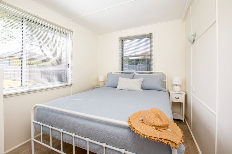 Idle Hours – Pet Friendly – 5 Mins Walk to Beach
