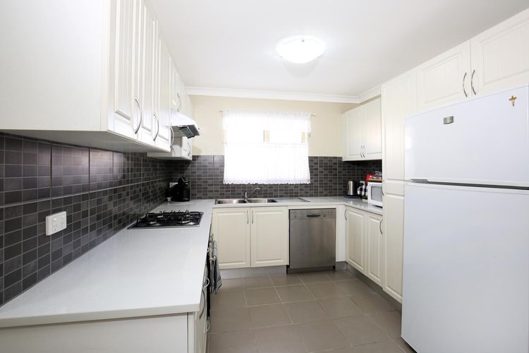 Kingfisher – Pet-Friendly – 10 Min Walk to Beach