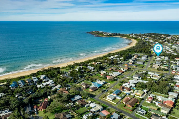 Amazing beach only a few minutes walk away, Easy access to an amazing surf beach for surfing