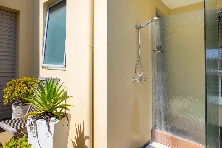 Bower’s Nest – Pet Friendly – 2 Mins Walk to Beach