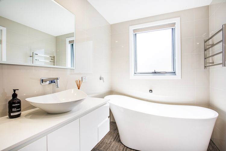 Bower’s Nest – Pet Friendly – 2 Mins Walk to Beach