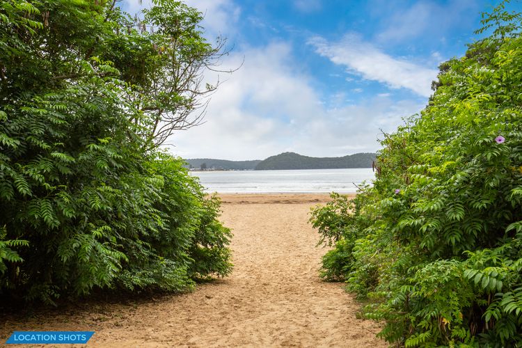 Amazing beach only a few minutes walk away, Easy access to an amazing surf beach for surfing