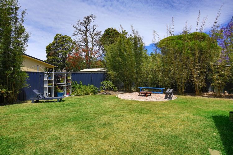Aloha – Short Drive to Berry & The Beach – Fireplace and Firepit