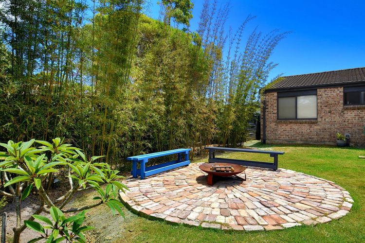 Aloha – Short Drive to Berry & The Beach – Fireplace and Firepit