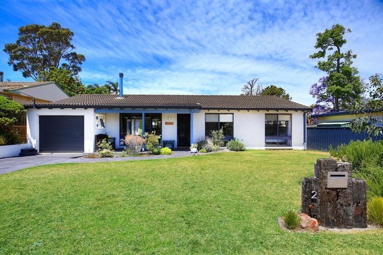 Aloha – Short Drive to Berry & The Beach – Fireplace and Firepit