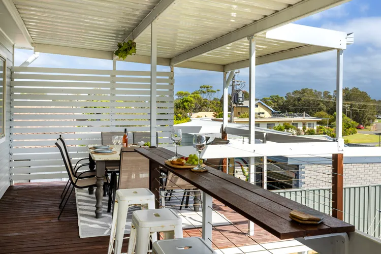 Amazing beach only a few minutes walk away, Easy access to an amazing surf beach for surfing