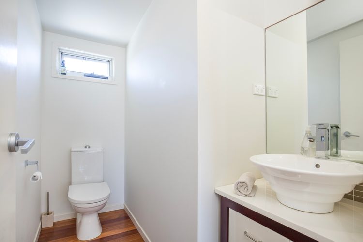 Aqua Beachfront – 2 Mins Walk to Beach