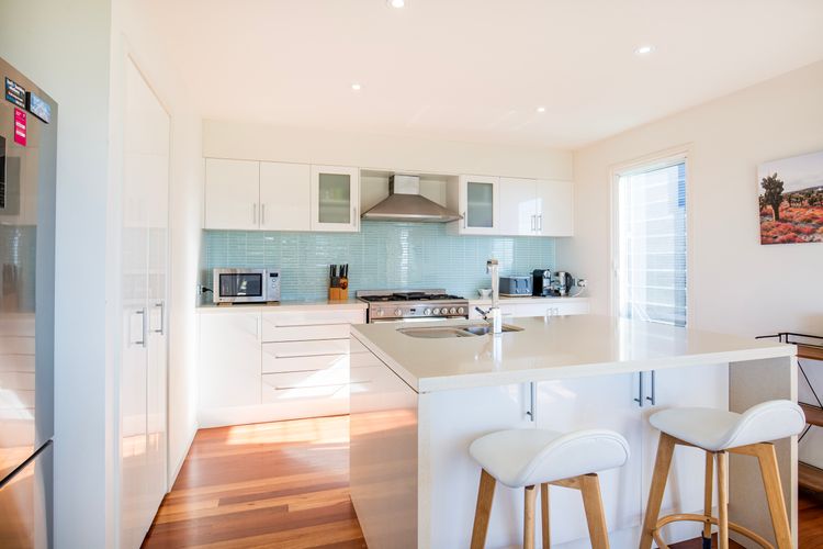 Aqua Beachfront – 2 Mins Walk to Beach