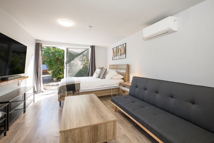 The Anchor – Pet Friendly – 5 Mins Walk to Beach – EV Charging
