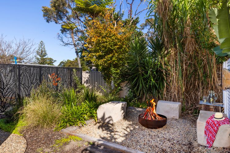 The Anchor – Pet Friendly – 5 Mins Walk to Beach – EV Charging