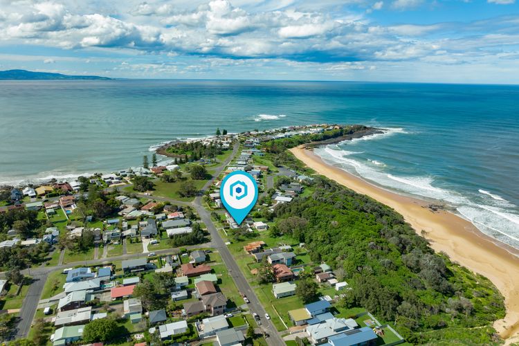 Easy access to an amazing surf beach for surfing, Amazing beach only a few minutes walk away