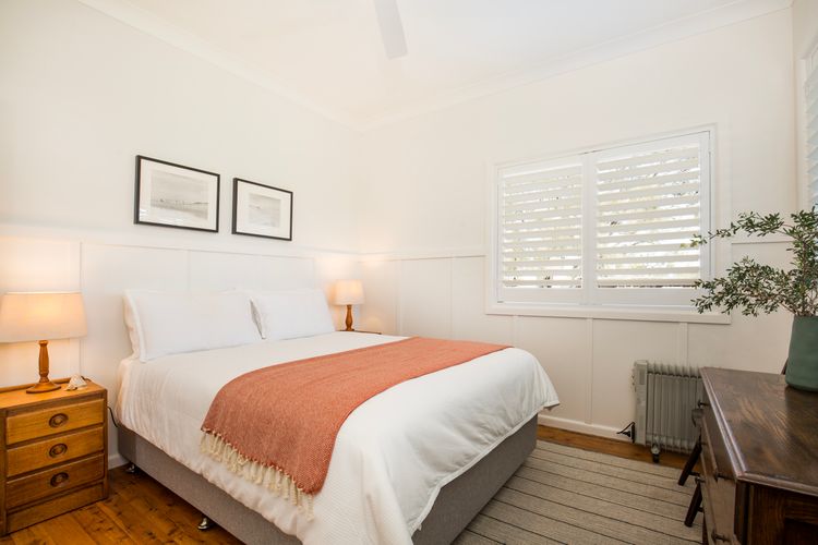 Amaroo – Pet Friendly – 2 Mins Walk to Beach – Outdoor Fireplace