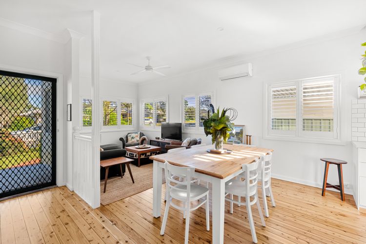 Amaroo – Pet Friendly – 2 Mins Walk to Beach – Outdoor Fireplace