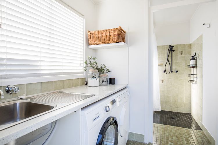 Amaroo – Pet Friendly – 2 Mins Walk to Beach – Outdoor Fireplace