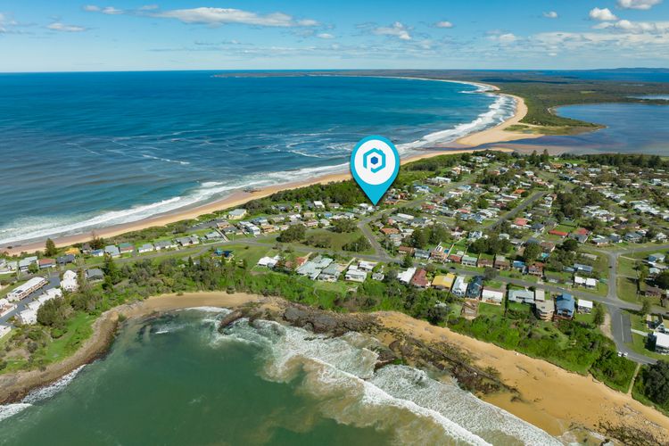 Easy access to an amazing surf beach for surfing, Amazing beach only a few minutes walk away