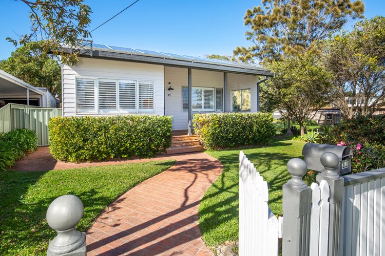 Amaroo – Pet Friendly – 2 Mins Walk to Beach – Outdoor Fireplace