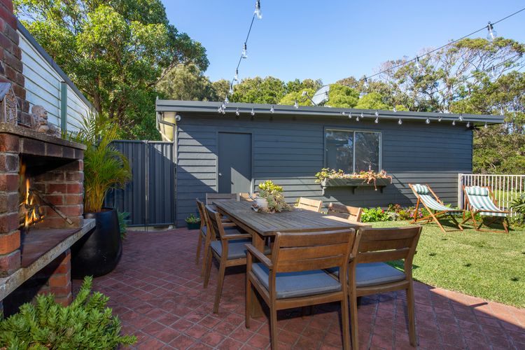 Amaroo – Pet Friendly – 2 Mins Walk to Beach – Outdoor Fireplace
