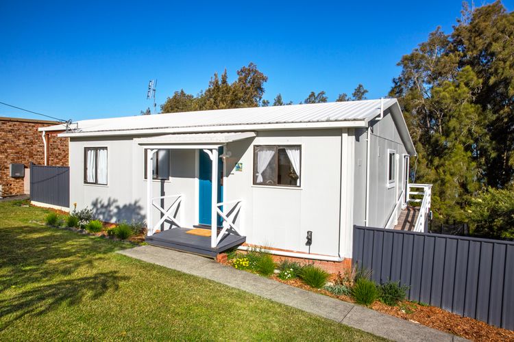Reflections – Pet Friendly Waterfront