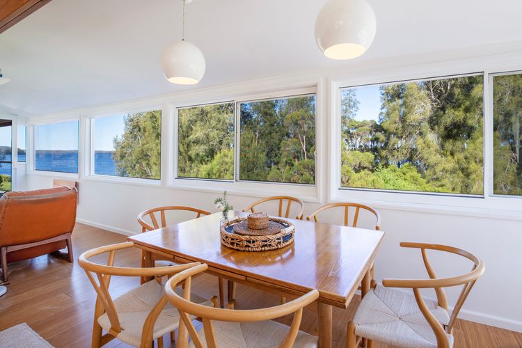 Reflections – Pet Friendly Waterfront