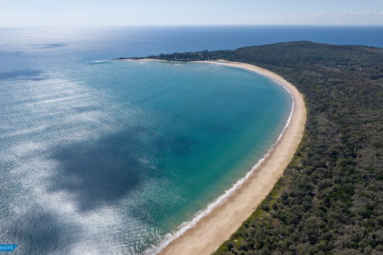 Amazing beach only a few minutes walk away, Amazing lakefront at your doorstep