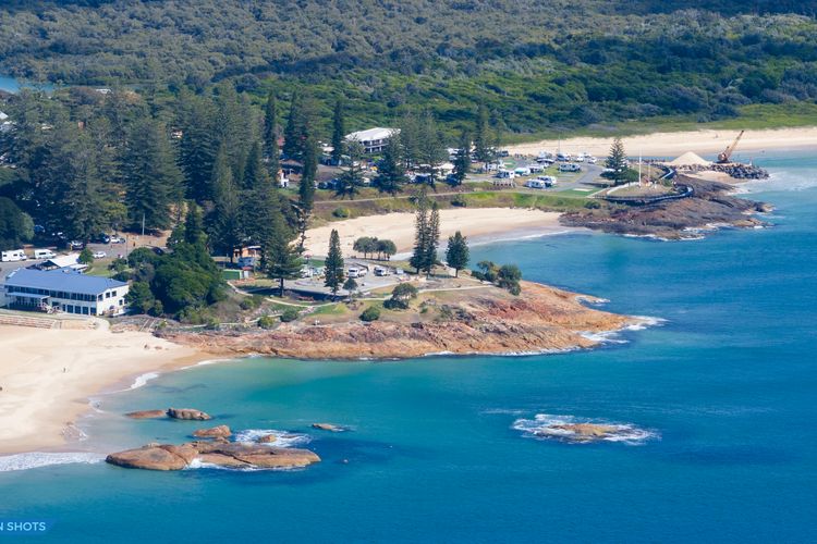 Amazing beach only a few minutes walk away, Amazing lakefront at your doorstep