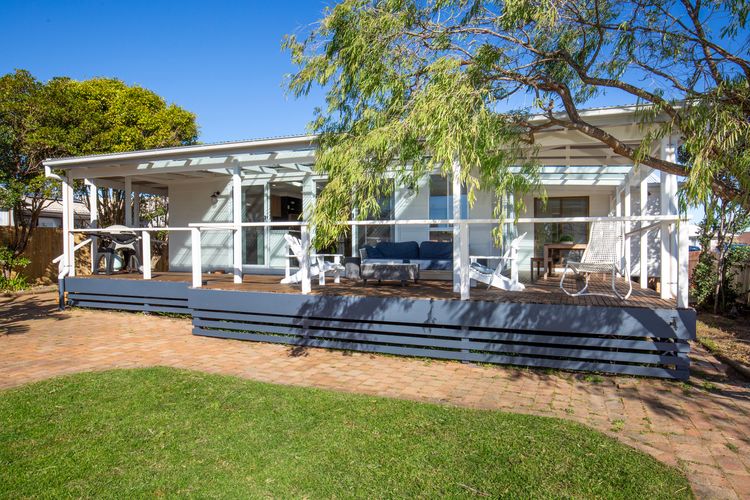 Breathe – Pet Friendly – 2 Mins Walk to Beach