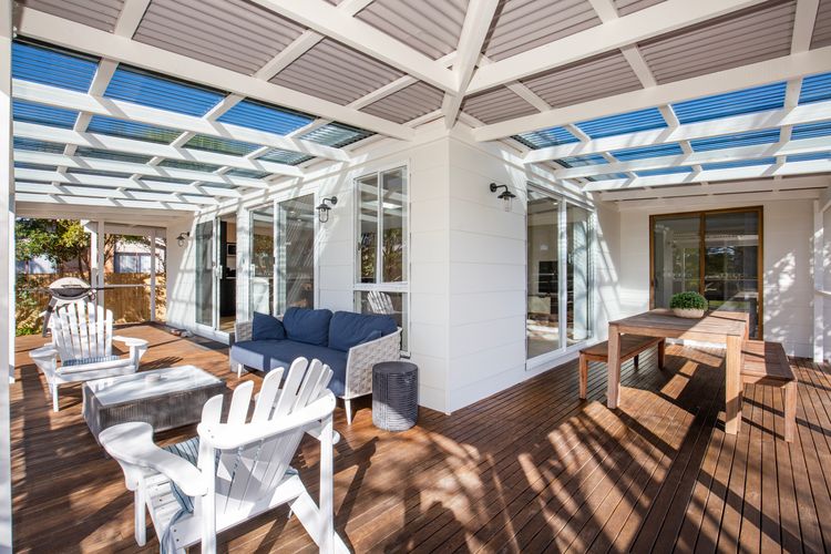 Breathe – Pet Friendly – 2 Mins Walk to Beach
