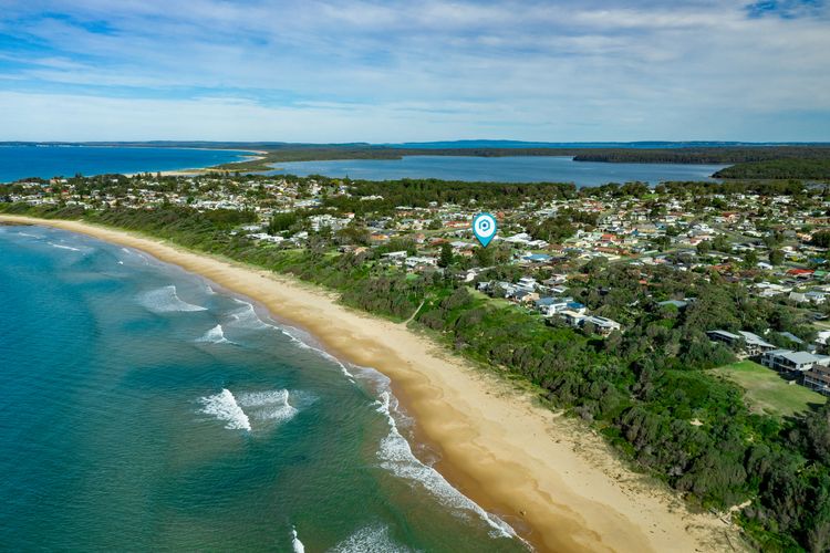 Amazing beach only a few minutes walk away, Easy access to an amazing surf beach for surfing