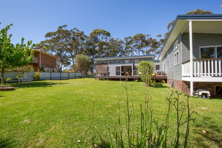 The Cabin – Waterfront with Fireplace – 5 mins to the Bay