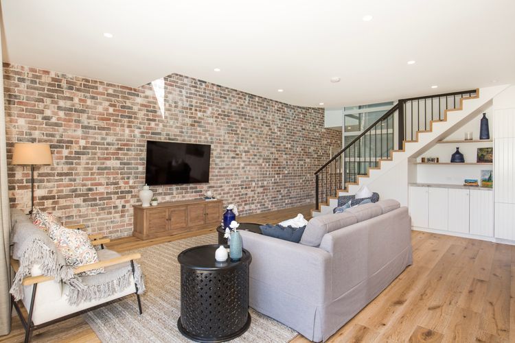 Camellia – Pet Friendly – 3 Min Walk to Centre of Berry