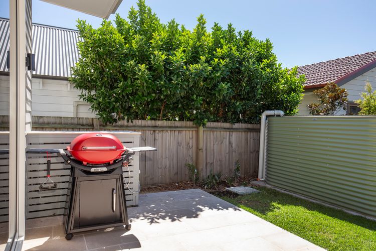 Camellia – Pet Friendly – 3 Min Walk to Centre of Berry