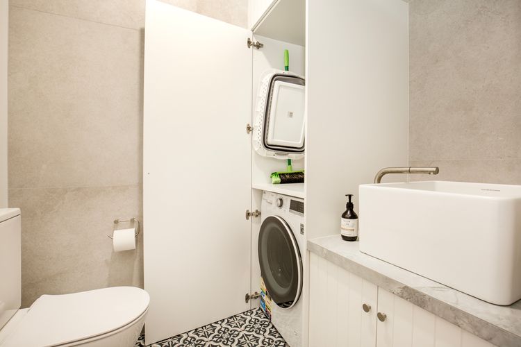 Camellia – Pet Friendly – 3 Min Walk to Centre of Berry