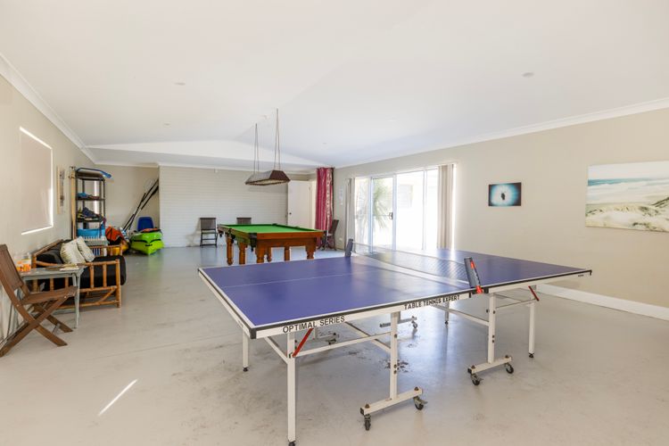 Neptune – Pet Friendly Absolute Beachfront with Stunning Views