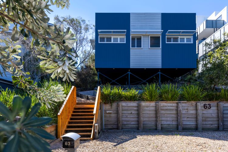Ocean Dunes – Absolute Beachfront with Fireplace