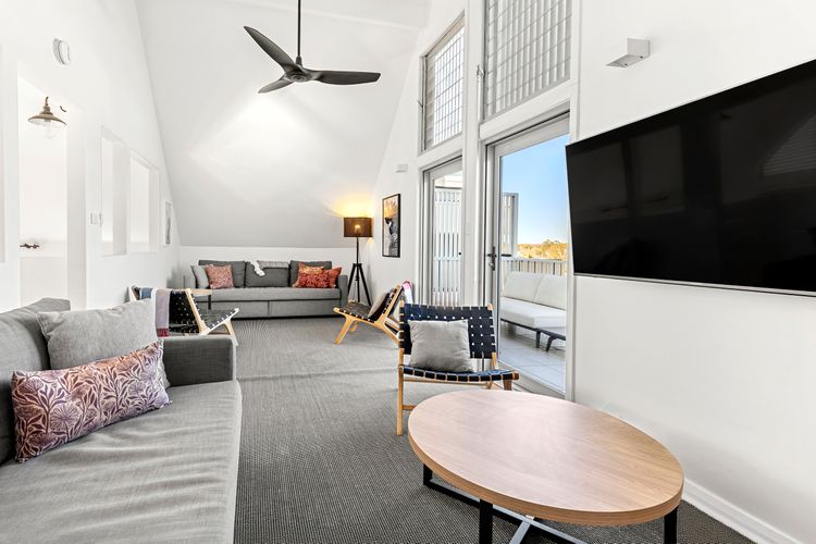 Ocean Dunes – Absolute Beachfront with Fireplace