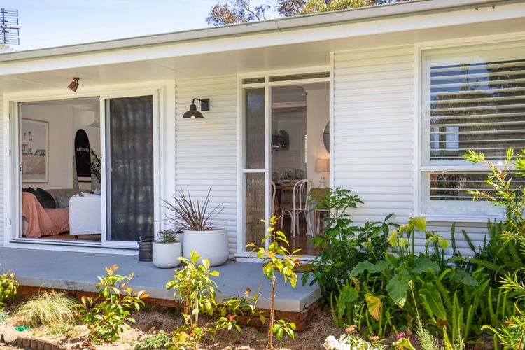 Fleur de Chalet – Pet Friendly – 10 Mins Walk to Beach
