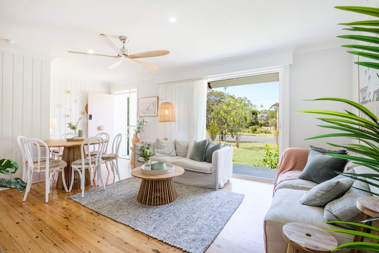 Easy access to an amazing surf beach for surfing, Amazing beach only a few minutes walk away