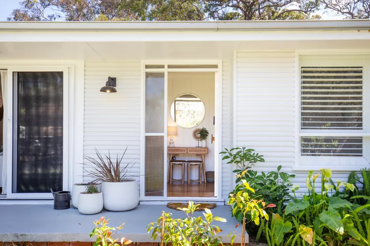 Fleur de Chalet – Pet Friendly – 10 Mins Walk to Beach