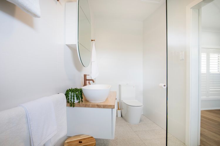 Fleur de Chalet – Pet Friendly – 10 Mins Walk to Beach