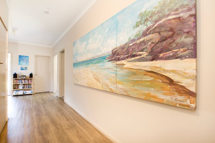 Seahaven – Pet Friendly with Ocean Views- 2 Mins to Beach