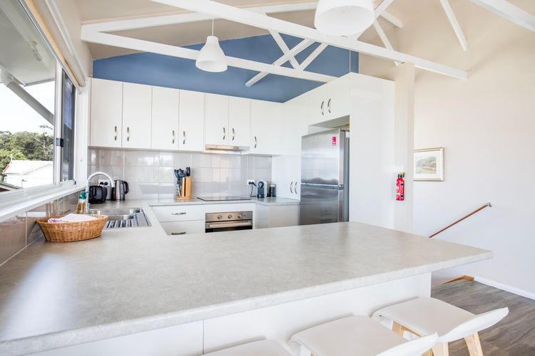 Seahaven – Pet Friendly with Ocean Views- 2 Mins to Beach